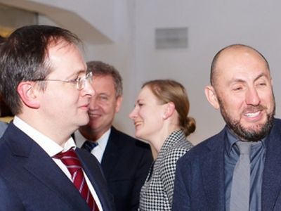 Мединский и Кехман. Фрагмен фото: sobaka.ru Мединский и Кехман. Фрагмен фото: sobaka.ru