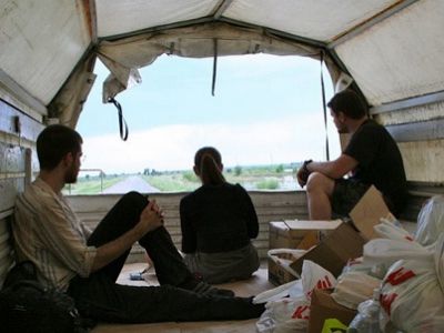 Оппозиция с гуманитарной помощью, Приамуоье, август 2013 г. Фото Артема Айвазова, источник - https://www.facebook.com/babchenkoa Оппозиция с гуманитарной помощью, Приамуоье, август 2013 г. Фото Артема Айвазова, источник - https://www.facebook.com/babchenkoa