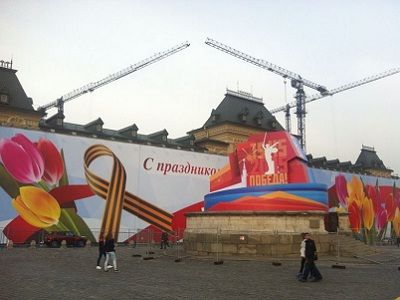 Москва, Лобное место, монтаж декораций. Источник - https://www.facebook.com/ayder.muzhdabaev Москва, Лобное место, монтаж декораций. Источник - https://www.facebook.com/ayder.muzhdabaev