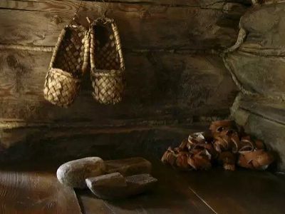 Лапти, этнографический музей. Источник - http://cs308418.vk.me/ Лапти, этнографический музей. Источник - http://cs308418.vk.me/