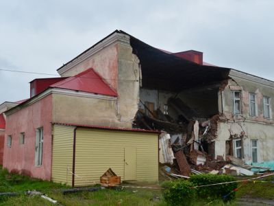 Обрушившаяся школа. Фото: Омскрегион Обрушившаяся школа. Фото: Омскрегион