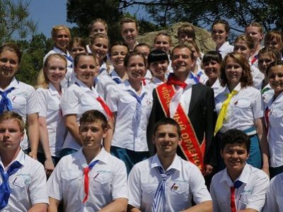 Д.Медведев в лагере "Орленок". Публикуется в http://vg-saveliev.livejournal.com/ Д.Медведев в лагере "Орленок". Публикуется в http://vg-saveliev.livejournal.com/