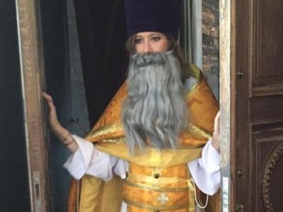 Ксения Собчак в костюме. Фото: metateka.com Ксения Собчак в костюме. Фото: metateka.com