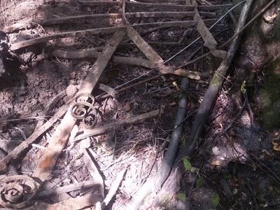 Разрушенное кладбище в Селятино. Фото: pavlovat-selles.livejournal.com Разрушенное кладбище в Селятино. Фото: pavlovat-selles.livejournal.com