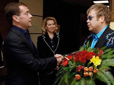 Д.Медведев и Элтон Джон. Публикуется в https://www.facebook.com/alexandr.hotz Д.Медведев и Элтон Джон. Публикуется в https://www.facebook.com/alexandr.hotz
