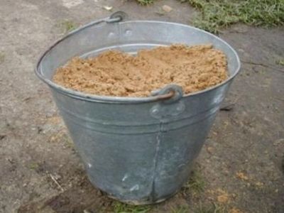 Ведро песка. Фото: podomostroim.ru Ведро песка. Фото: podomostroim.ru