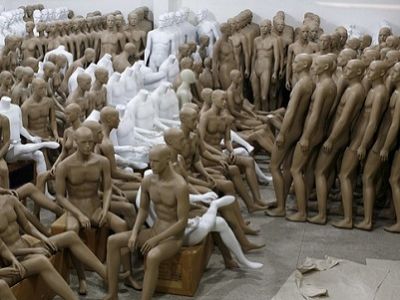 Производство манекенов. Фото Reuters/Scanpix, источник - drugoi.livejournal.com/2468814.html Производство манекенов. Фото Reuters/Scanpix, источник - drugoi.livejournal.com/2468814.html