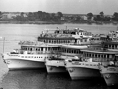 Старые теплоходы на Волге. Источник - old-yar.ru Старые теплоходы на Волге. Источник - old-yar.ru