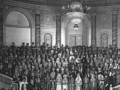 Костюмированный бал 1903 г. в Зимнем дворце. Источник - www.liveinternet.ru Костюмированный бал 1903 г. в Зимнем дворце. Источник - www.liveinternet.ru