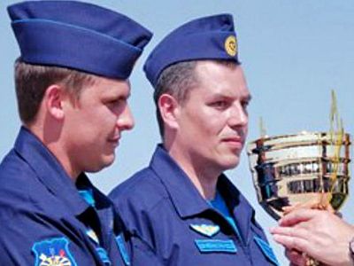 Пилоты Олег Пешков (слева) и Константин Мурахтин. Фото: bloknot.ru Пилоты Олег Пешков (слева) и Константин Мурахтин. Фото: bloknot.ru