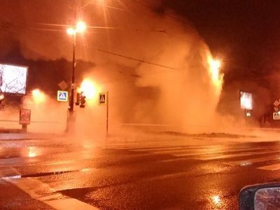 Васильевский остров, СПб, проыв воды 23.11.15. Источник - www.gazeta.spb.ru Васильевский остров, СПб, проыв воды 23.11.15. Источник - www.gazeta.spb.ru