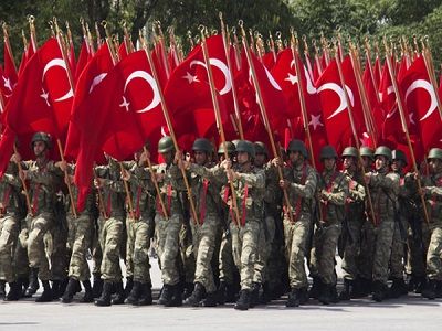 Туреукая армия на параде. Источник - 2snews.ru