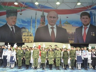 "Юные кадыровцы". Фото: instagram.com/p/BAxoO8jDAX7/?taken-by=yunye_kadyrovcy "Юные кадыровцы". Фото: instagram.com/p/BAxoO8jDAX7/?taken-by=yunye_kadyrovcy