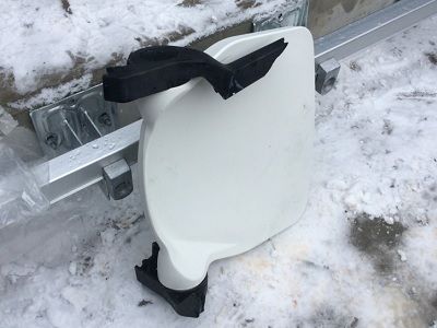 Сломанное кресло на стадионе московского "Динамо". Фото: twitter.com/boyarskiy17 Сломанное кресло на стадионе московского "Динамо". Фото: twitter.com/boyarskiy17