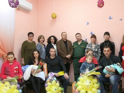 "Вручение повесток" новоржденным в аннексированном Крыму. Фото: must.rk.gov.ru "Вручение повесток" новоржденным в аннексированном Крыму. Фото: must.rk.gov.ru