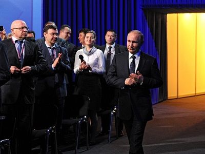 Путин на форуме ОНФ в Йошкар-Оле, 25.4.15. Источник - http://kremlin.ru/events/president/news/51786/photos Путин на форуме ОНФ в Йошкар-Оле, 25.4.15. Источник - http://kremlin.ru/events/president/news/51786/photos