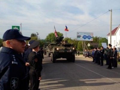 Военная техника США в Кишиневе. Фото: topnews.ru. Военная техника США в Кишиневе. Фото: topnews.ru.