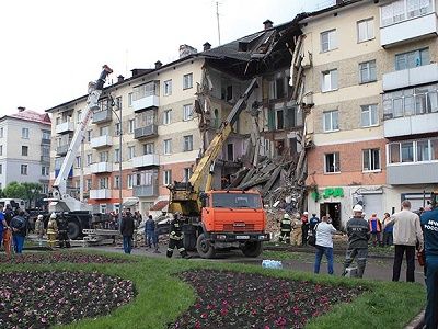 Рухнувший дом в Междуреченске. Фото: interfax.ru Рухнувший дом в Междуреченске. Фото: interfax.ru