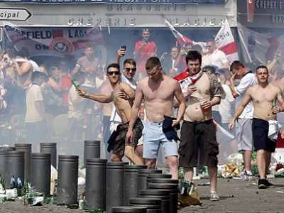 Британские ультрас в Марселе. Источник - championat.com Британские ультрас в Марселе. Источник - championat.com