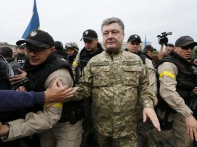 Президент Украины Петр Порошенко в Донбассе. Фото: unian.net Президент Украины Петр Порошенко в Донбассе. Фото: unian.net