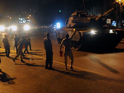 Попытка переворота в Турции Фото: newsru.com Попытка переворота в Турции Фото: newsru.com