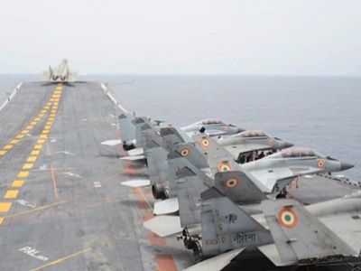 Самолеты на палубе авианосца "Викрамадитья" (Индия). Фото: forum.keypublishing.com Самолеты на палубе авианосца "Викрамадитья" (Индия). Фото: forum.keypublishing.com