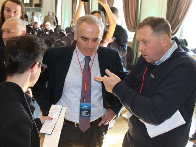 Второй Форум свободной России. В перерыве между сессиями. Фото: Каспаров.Ru Второй Форум свободной России. В перерыве между сессиями. Фото: Каспаров.Ru