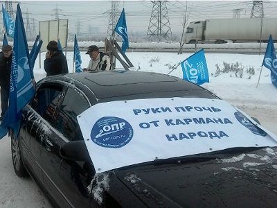 Протестующие дальнобойщики в Петербурге. Фото: rosbalt.ru Протестующие дальнобойщики в Петербурге. Фото: rosbalt.ru