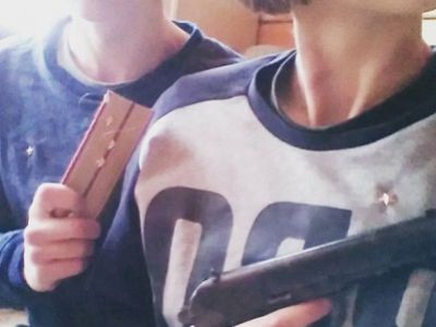 Подростки из пос. Красные Струги (Псковская обл.), скрин из трансляции. Источник - www.gazeta.ru Подростки из пос. Красные Струги (Псковская обл.), скрин из трансляции. Источник - www.gazeta.ru