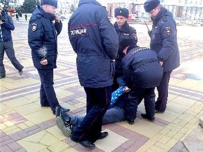 Задержание. Фото: Сергей Горчаков, Каспаров.Ru Задержание. Фото: Сергей Горчаков, Каспаров.Ru