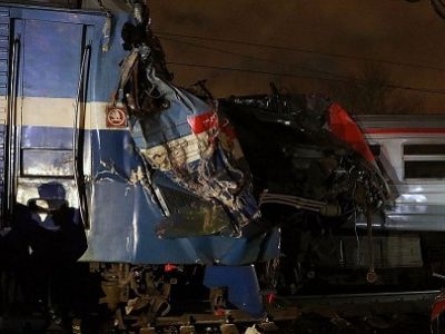 Столкновение электрички и поезда в Москве. Фото: kpcdn.net Столкновение электрички и поезда в Москве. Фото: kpcdn.net