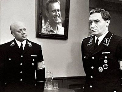 Мюллер, Штирлиц и портрет Навального. Фото: facebook.com/oberezovskomu Мюллер, Штирлиц и портрет Навального. Фото: facebook.com/oberezovskomu