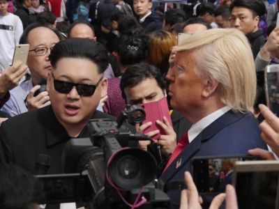 Манекены Д.Трампа и Ким Чен Ына. Источник - inforesist.org Манекены Д.Трампа и Ким Чен Ына. Источник - inforesist.org