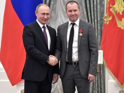 В.Путин и Е.Миронов во вреям вручения наград. Фото kremlin.ru В.Путин и Е.Миронов во вреям вручения наград. Фото kremlin.ru