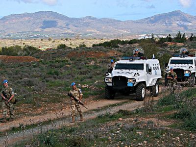 Патруль ООН в буферной зоне на Кипре. Источник - combatandsurvival.com Патруль ООН в буферной зоне на Кипре. Источник - combatandsurvival.com