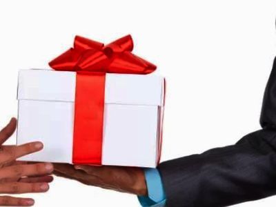 Должность в подарок. Фрагмент фото: Gazeta-newlife.ru Должность в подарок. Фрагмент фото: Gazeta-newlife.ru