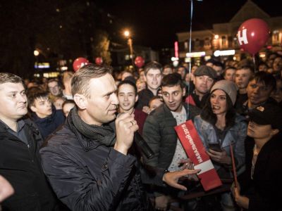 Алексей Навальный и его сторонники в Архангельске, 1.10.17. Фото: navalny.com Алексей Навальный и его сторонники в Архангельске, 1.10.17. Фото: navalny.com