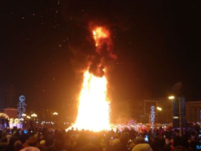 Горящая елка. Фото: sakhalin.info Горящая елка. Фото: sakhalin.info