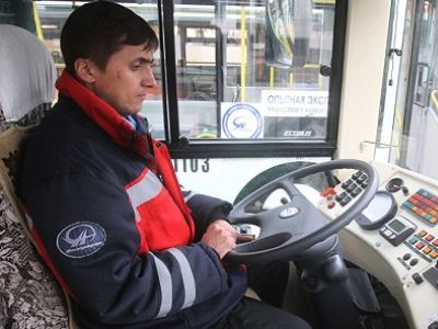 Водитель-мигрант. Фото: img.sputnik.tj Водитель-мигрант. Фото: img.sputnik.tj