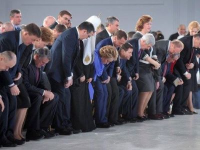 "Элита" приветствует В.Путина на зачтении послания Федеральному собранию, 1.3.18). Источник - rbc.ru "Элита" приветствует В.Путина на зачтении послания Федеральному собранию, 1.3.18). Источник - rbc.ru