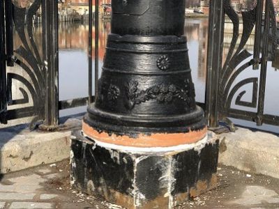 Реконструкция опор с помощью горшков. Фото: newkaliningrad.ru Реконструкция опор с помощью горшков. Фото: newkaliningrad.ru