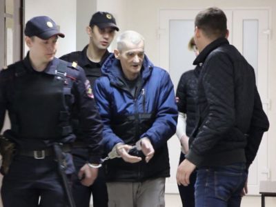 Юрий Дмитриев под конвоем. Фото: svoboda.org Юрий Дмитриев под конвоем. Фото: svoboda.org