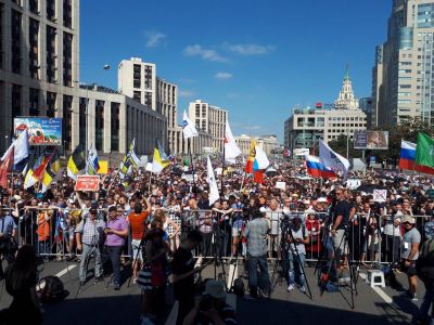 Митинг на пр. Сахарова против "пенсионной реформы", 29.7.18. Фото: twitter.com/styazshkin Митинг на пр. Сахарова против "пенсионной реформы", 29.7.18. Фото: twitter.com/styazshkin