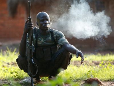 Боевик одной из группировок в ЦАР. Фото: timeallnews.ru Боевик одной из группировок в ЦАР. Фото: timeallnews.ru