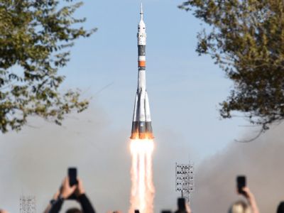 Аварийный старт ракеты "Союз-ФГ" с кораблем "Союз МС-10". Фото: balakovo24.ru Аварийный старт ракеты "Союз-ФГ" с кораблем "Союз МС-10". Фото: balakovo24.ru