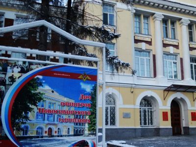 Дом офицеров. Фото: Сергей Богданов, Каспаров.Ru Дом офицеров. Фото: Сергей Богданов, Каспаров.Ru