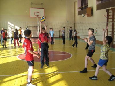 Дети в спортзале. Фото: Zaknews.in.ua Дети в спортзале. Фото: Zaknews.in.ua