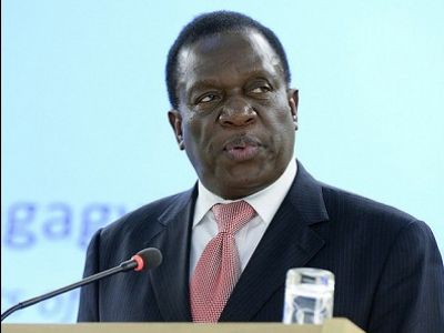 Президент Зимбабве Эммерсон Мнангагве. Фото: svcomercio.info Президент Зимбабве Эммерсон Мнангагве. Фото: svcomercio.info