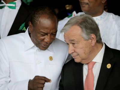 Президент Гвинеи Альфа Конде и посол РФ Брегадзе. Фото: Reuters Президент Гвинеи Альфа Конде и посол РФ Брегадзе. Фото: Reuters