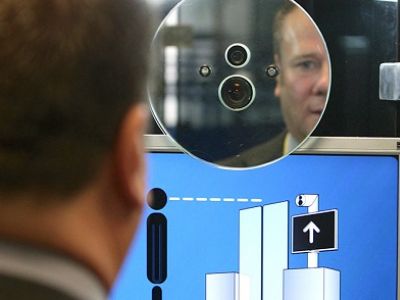 Сбор биометрических данных. Фото: Dave Thompson-PA Images Сбор биометрических данных. Фото: Dave Thompson-PA Images